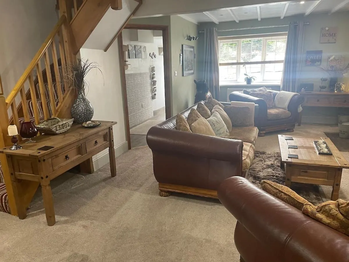 Cosy 4 Bed Cottage With Log Burner, Close To Gower Beaches Dunvant Holiday home