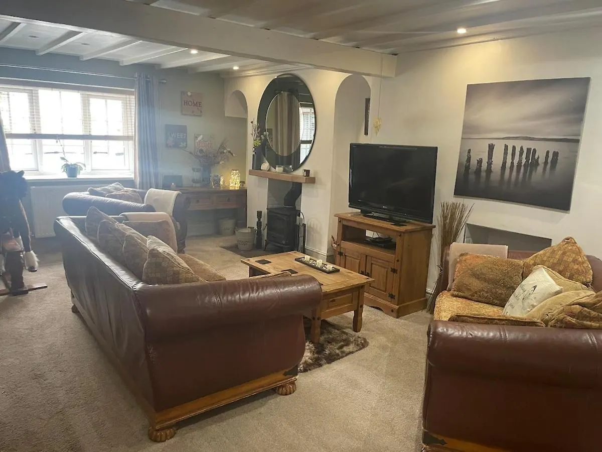 Holiday home Cosy 4 Bed Cottage With Log Burner, Close To Gower Beaches Dunvant
