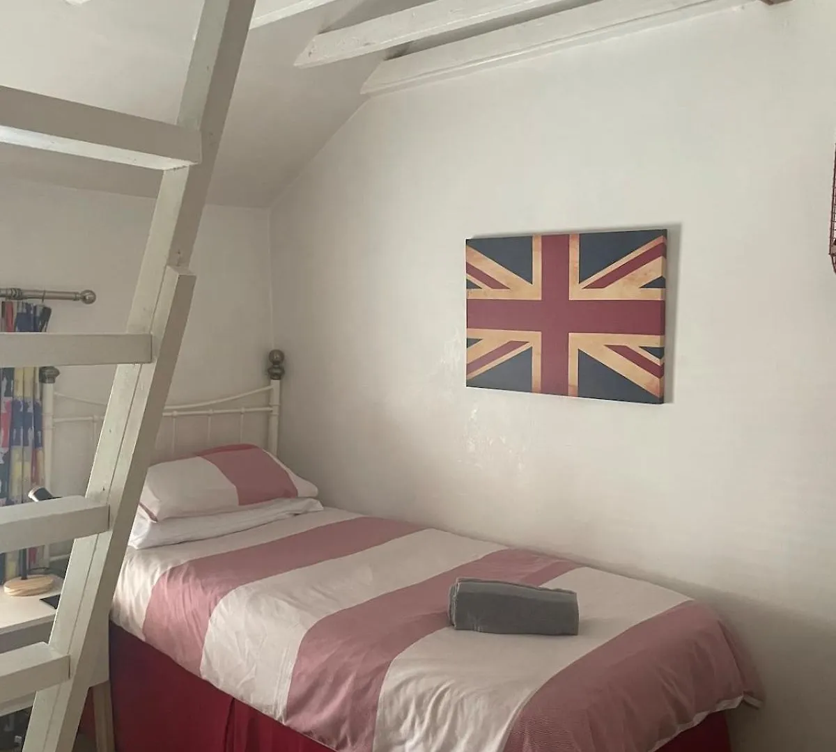 Cosy 4 Bed Cottage With Log Burner, Close To Gower Beaches Dunvant