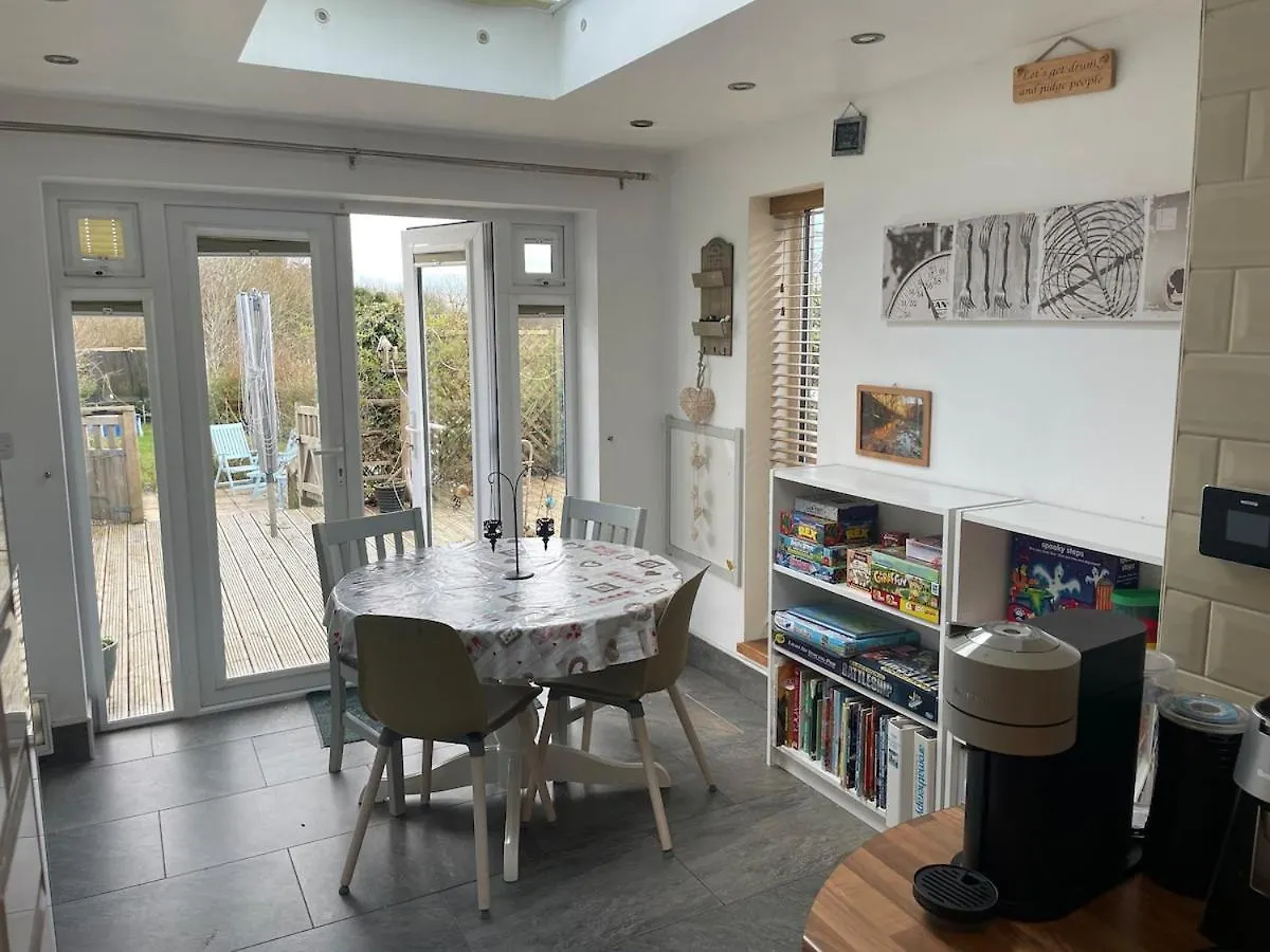 Cosy 4 Bed Cottage With Log Burner, Close To Gower Beaches Dunvant Holiday home