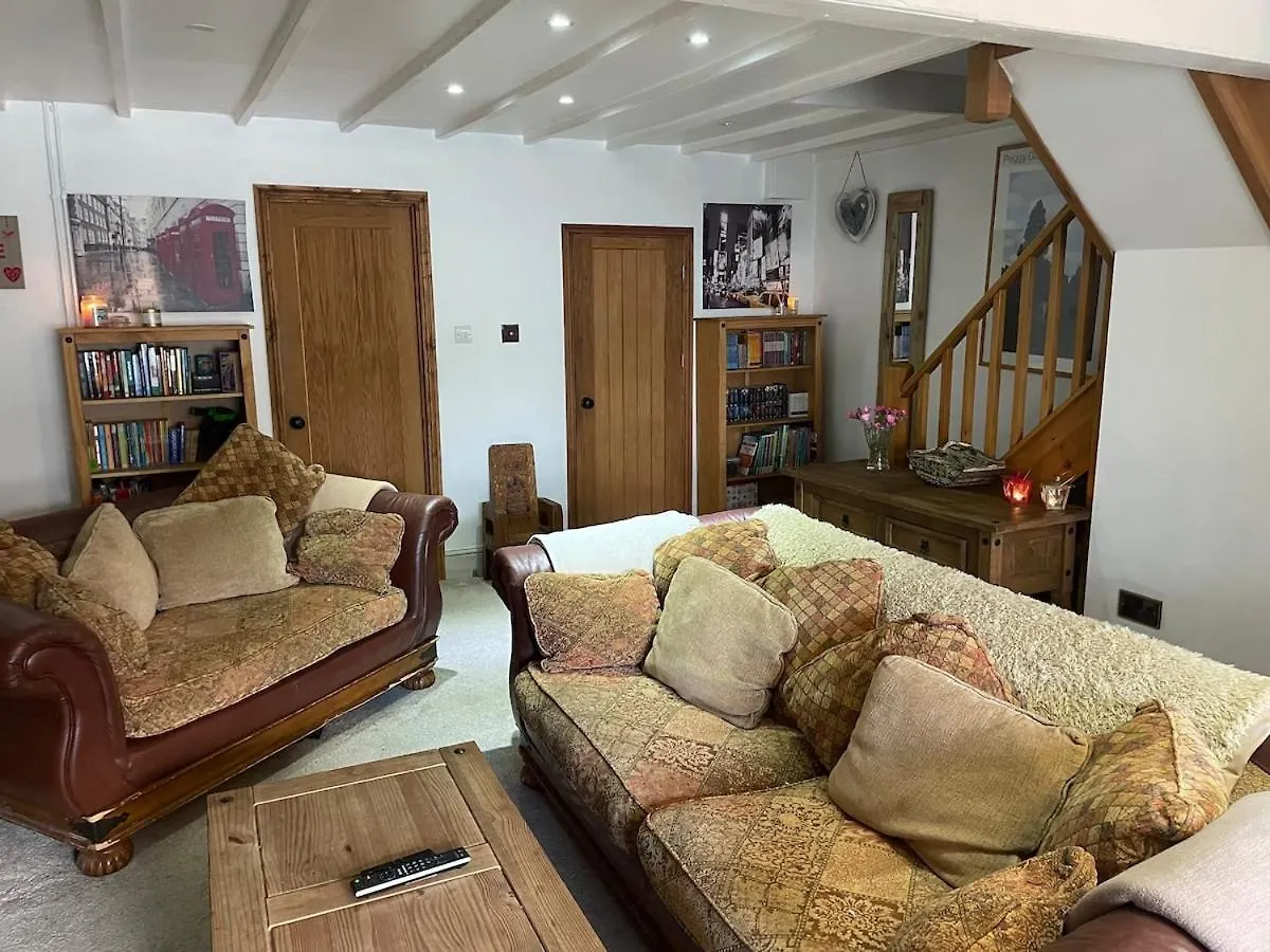 Holiday home Cosy 4 Bed Cottage With Log Burner, Close To Gower Beaches Dunvant